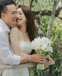 Chi Bảo và vợ kém 16 tuổi tổ chức tiệc cưới tại resort 5 sao ở Côn Đảo