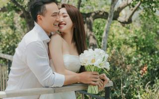 Chi Bảo và vợ kém 16 tuổi tổ chức tiệc cưới tại resort 5 sao ở Côn Đảo